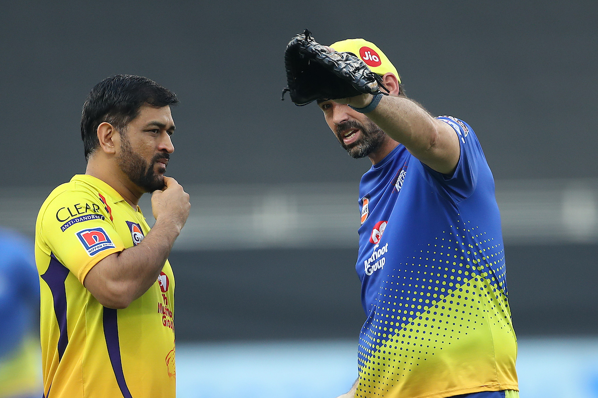 MS Dhoni with CSK coach Stephen Fleming 