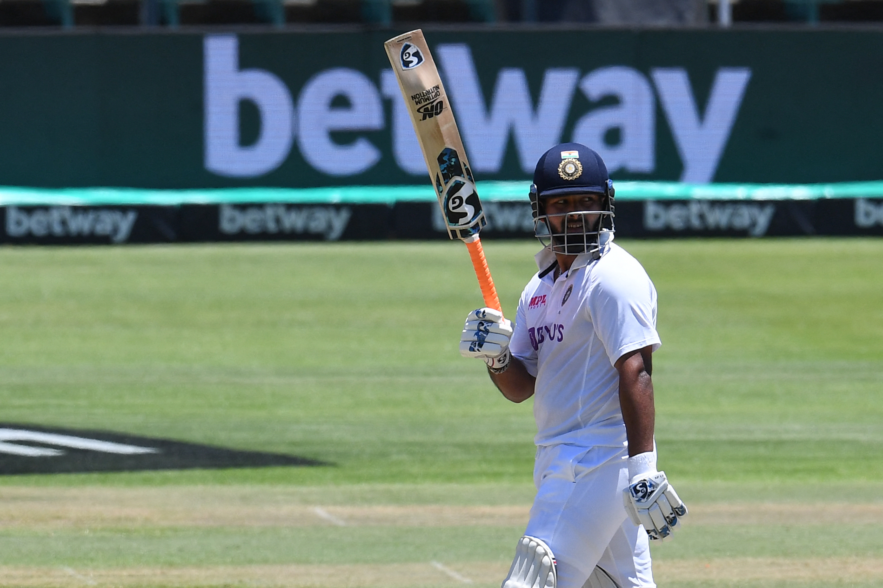 IND vs SA | Twitter reacts as Rishabh Pant kisses his bat after the willow flies out of hands