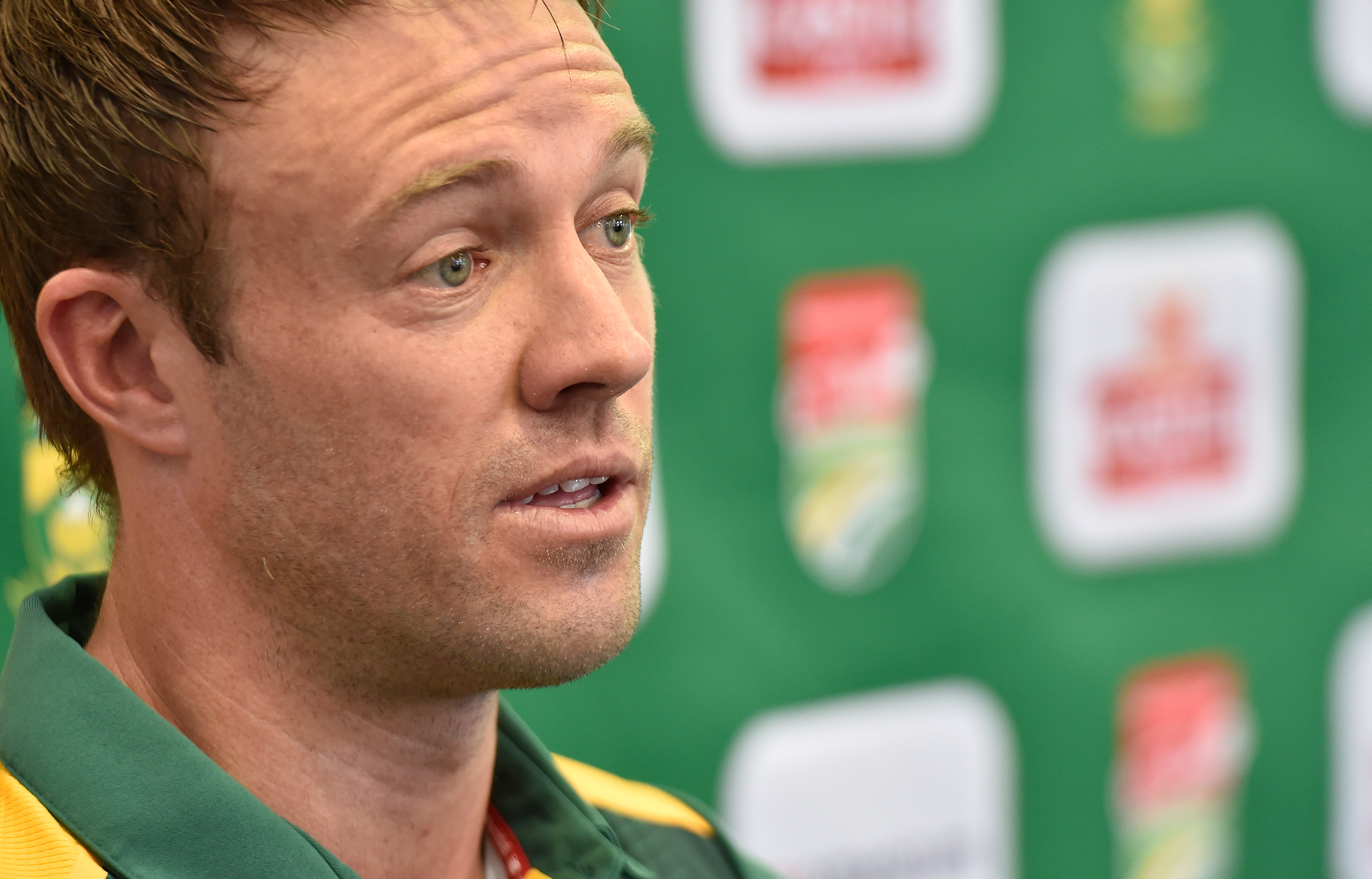 Preparing seamer-friendly pitches at home is not enough for India, warns AB de Villiers