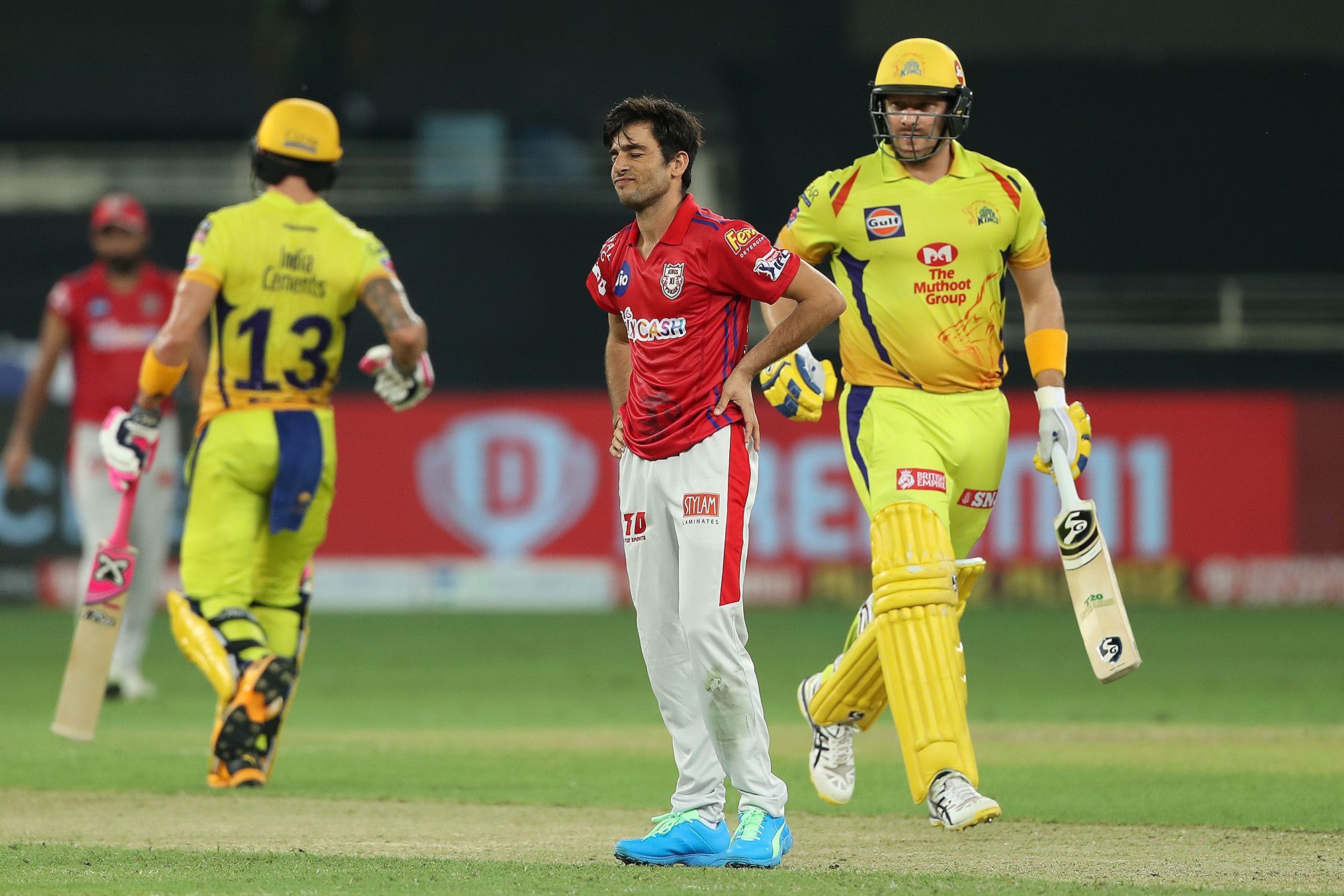 Bishoni trying new things to get CSK batsmen out!