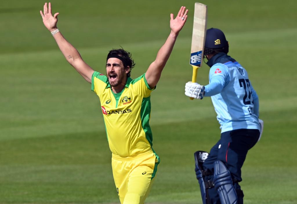 Twitter reacts to Starc following Ricky Ponting's mantra and warning Adil Rashid instead of mankading him
