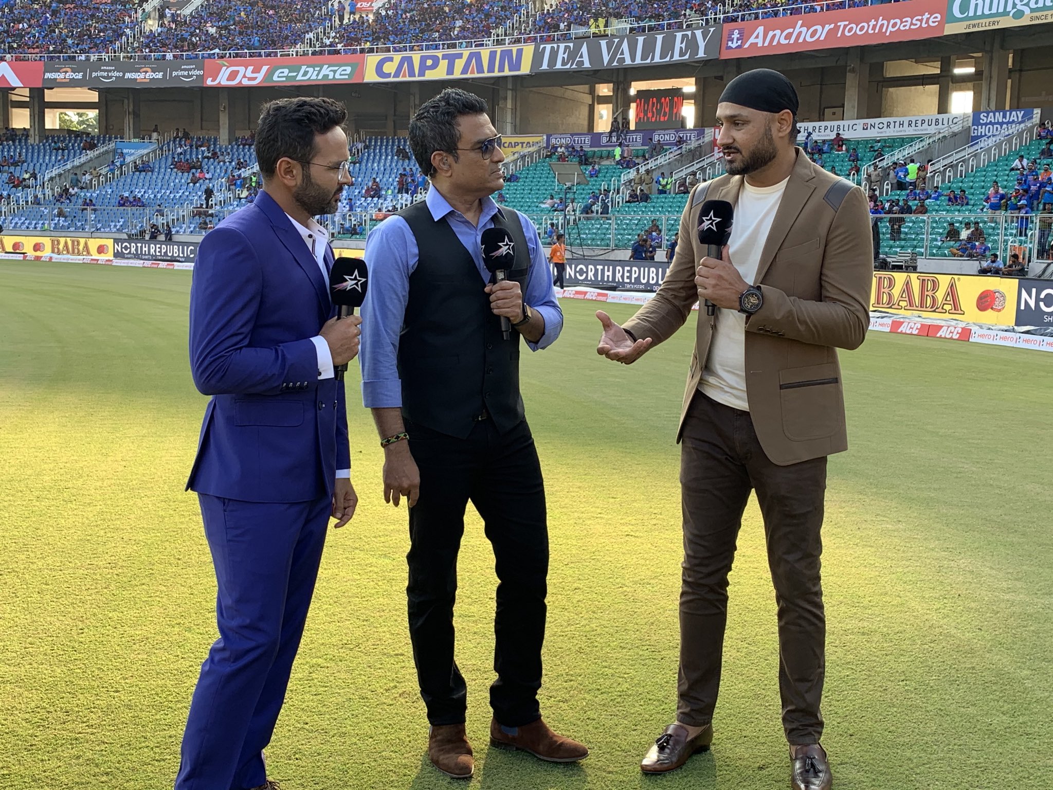 Request BCCI to reconsider Sanjay Manjrekar sacking, pleads Chandrakant Pandit