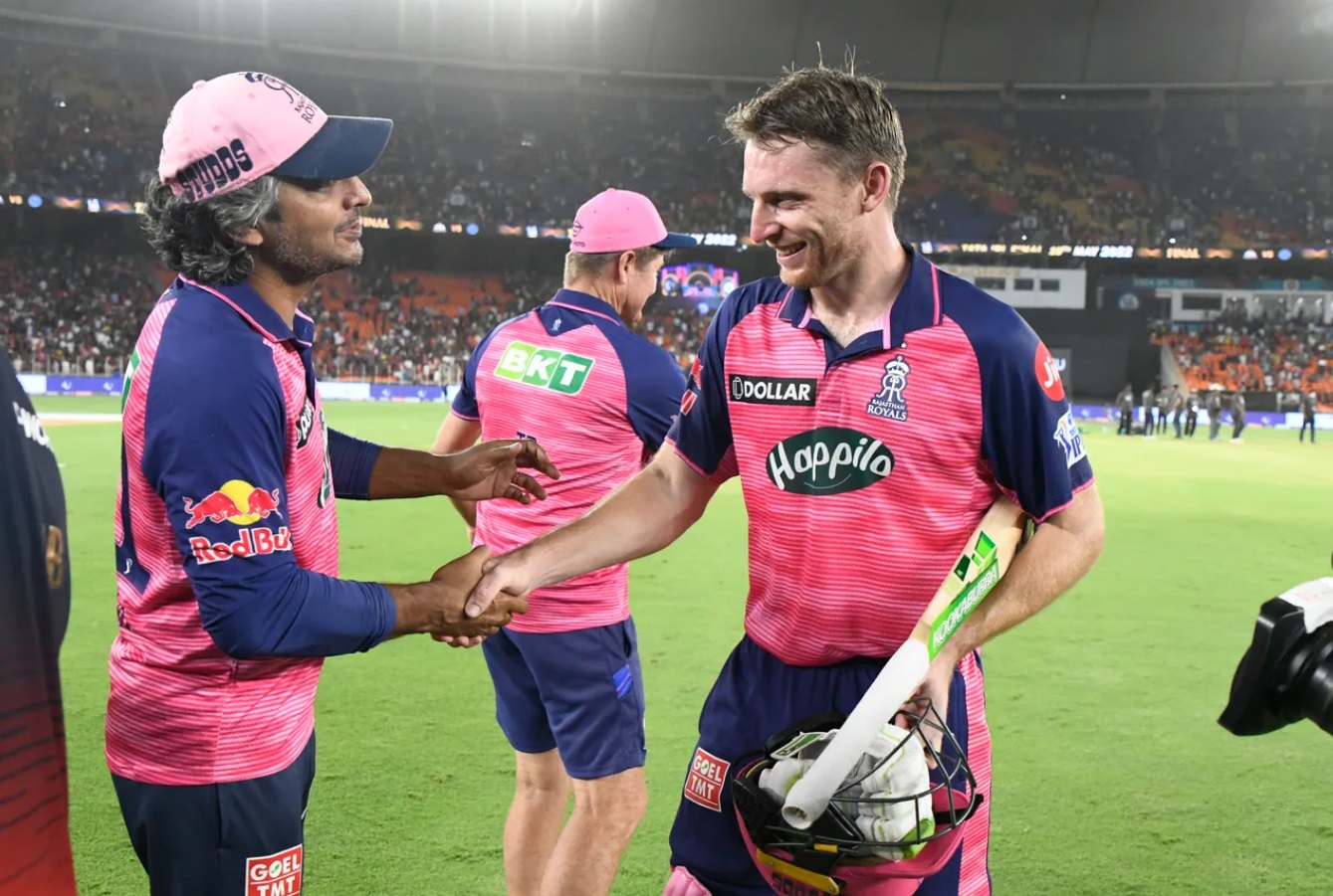 Kumar Sangakkara congratulates Jos Buttler after the latter's hundred in Qualifier 2 of IPL 2022.
