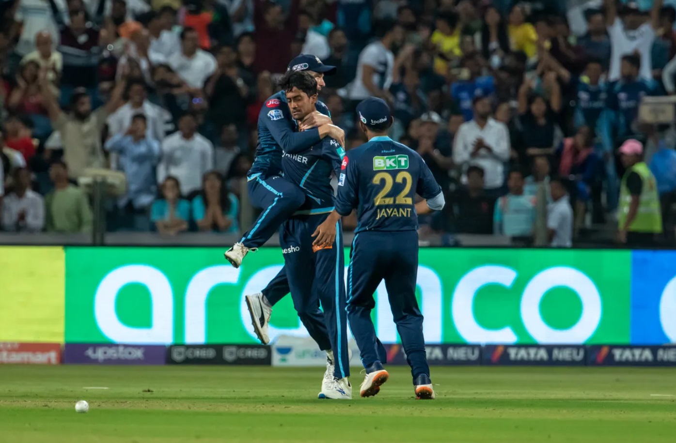 IPL 2022, LSG vs GT | Twitter reacts as debutant Sai Kishore claims difficult low catch to dismiss Quinton de Kock