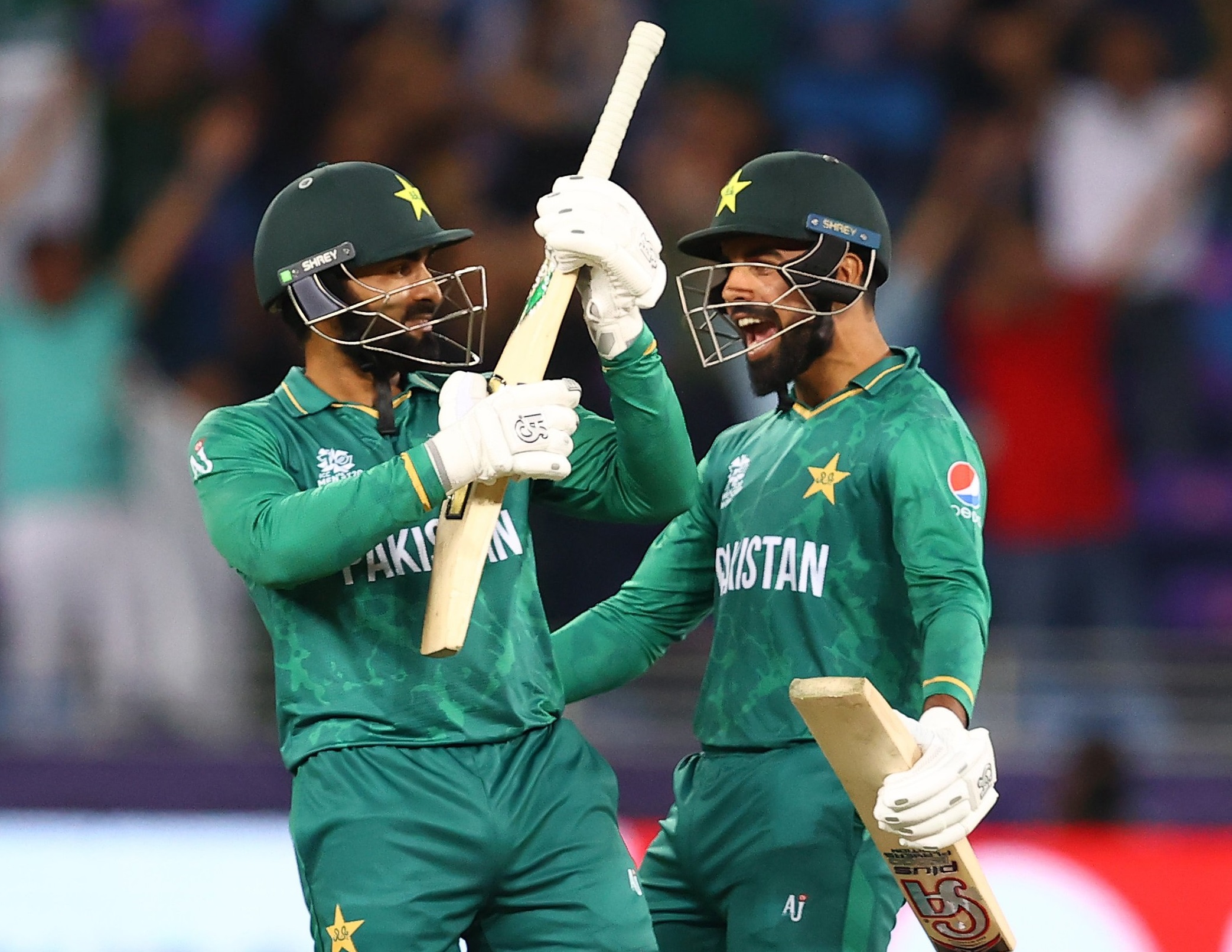 Asif Ali (left) scored 25* off 7 to power Pakistan to their third win at T20 World Cup 2021