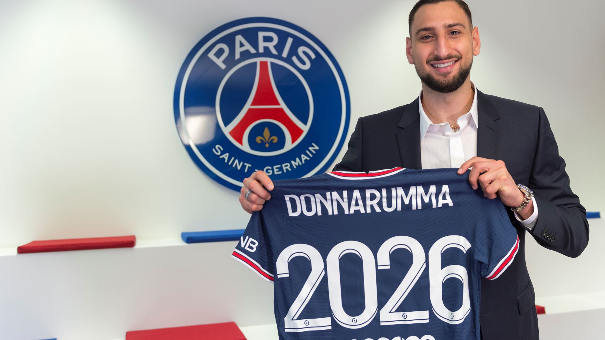 Donnarumma joins Paris Saint Germain