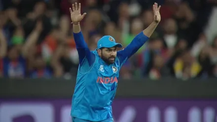 Rohit Sharma was enraged at the events that unfolded at the MCG in the 15th over of Pakistan's innings