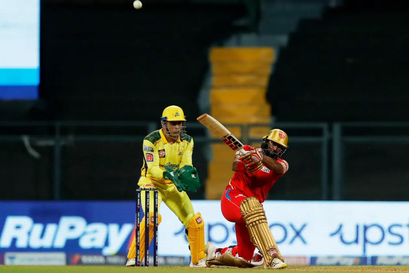 Mitchell Santner’s dropped catch gives Bhanuka Rajapaksa lifeline.