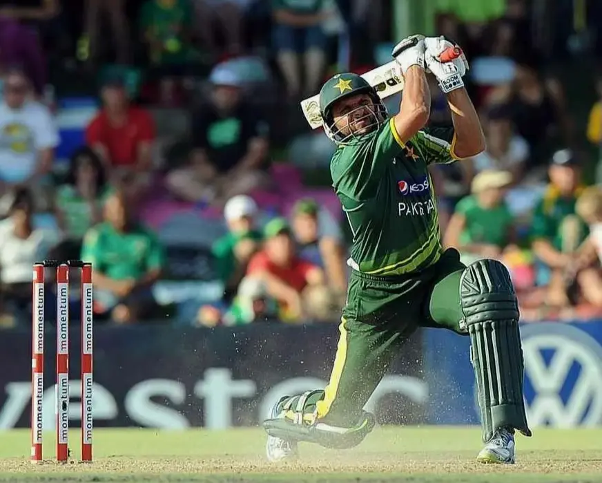 Top 10 Biggest Hits in Cricket History