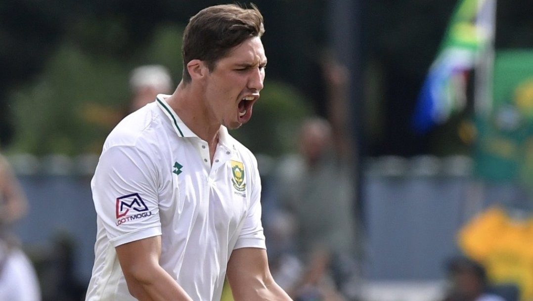 ZIM vs SA | Twitter in shock as Nadre Burger’s 140Ks bullet breaks Ryan Burl’s bat