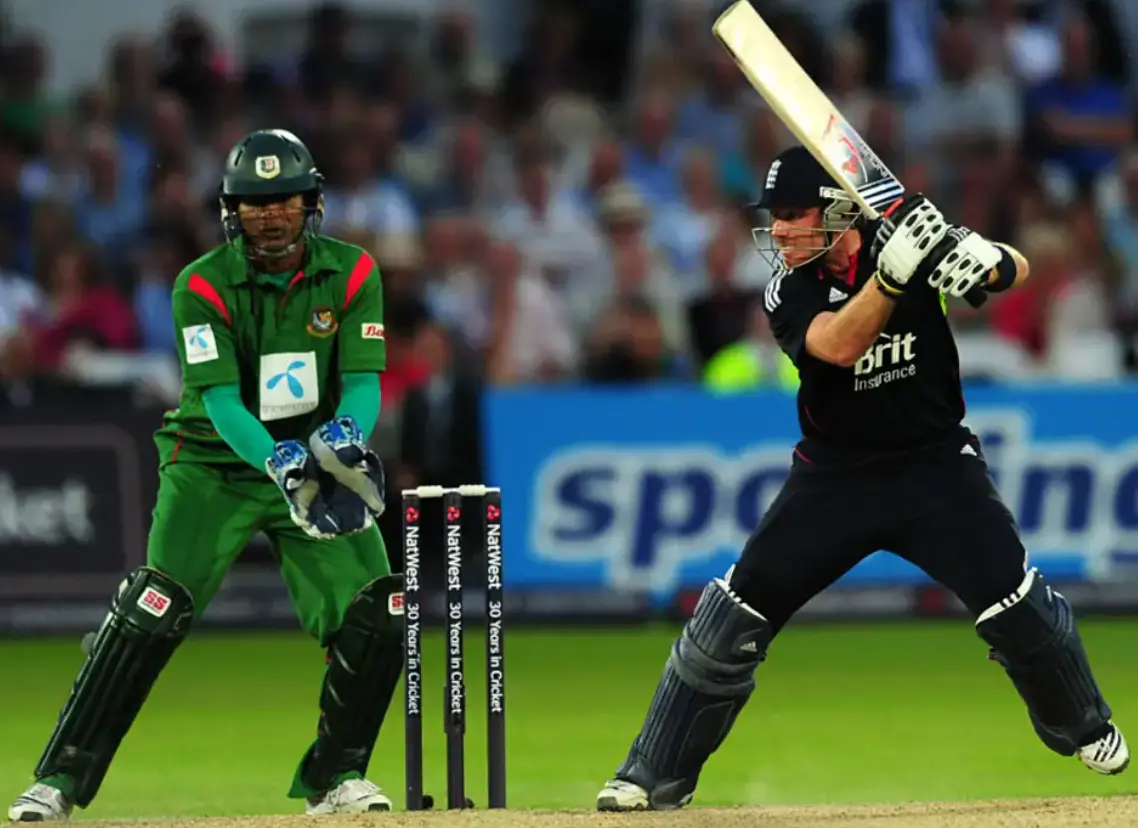 England defeated Bangladesh by 6 wickets.